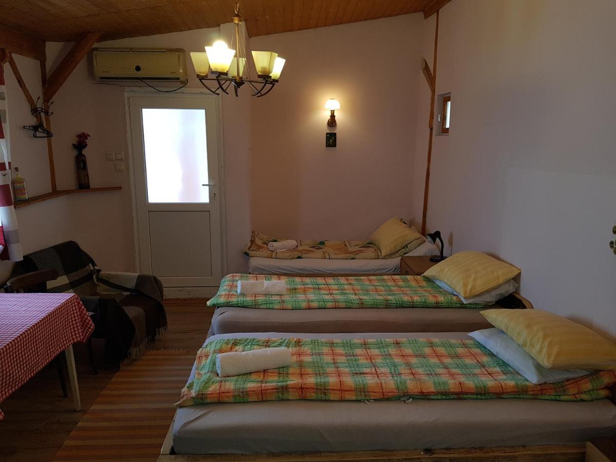 Hompot Accommodation Deva Exterior foto